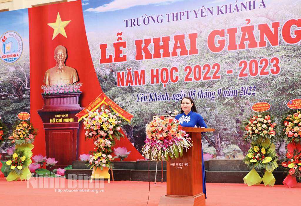 Hoa khai giảng năm học mới shop hoa tươi ViTi Flower tại Thủ Đức, Gò Vấp, Bình Thạnh, Quận 2, Quận 9, Quận 1, Quận 3.